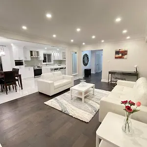  Apartment 3-bedroom Modern Luxury In The Heart Of Canada