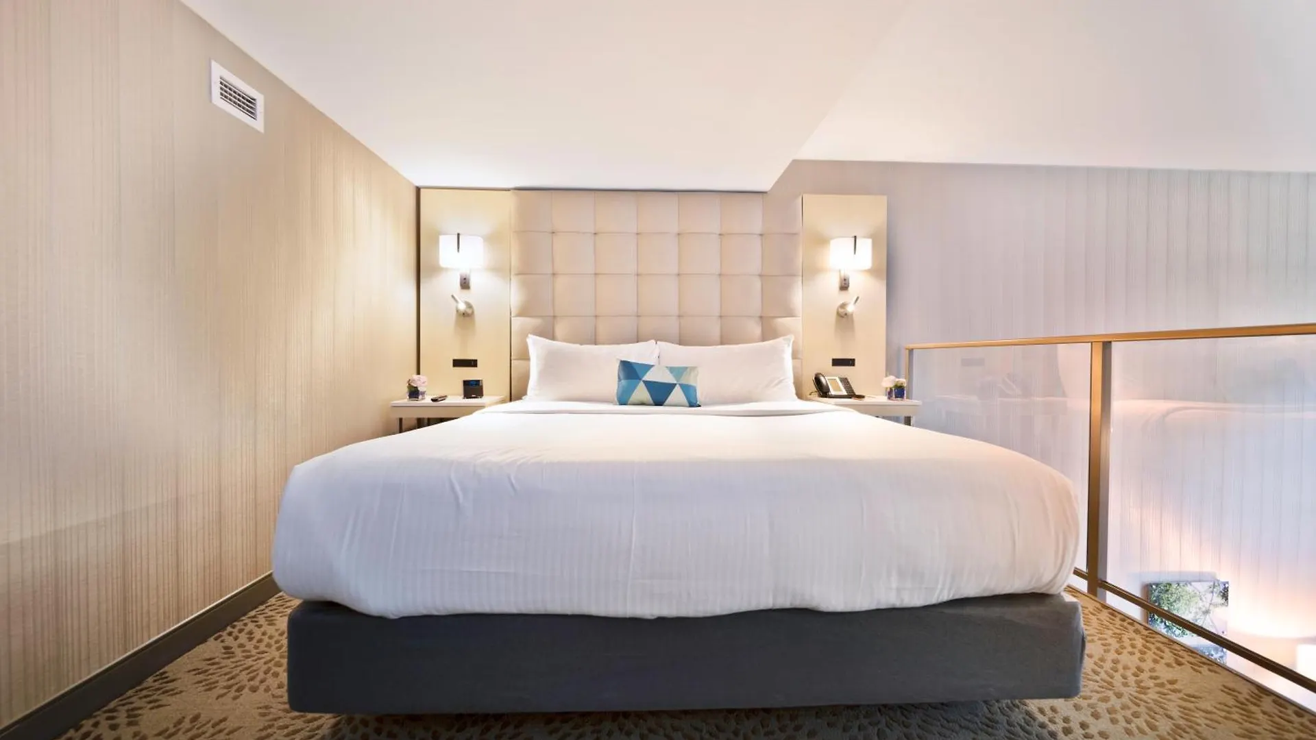 Hotel BLU Vancouver