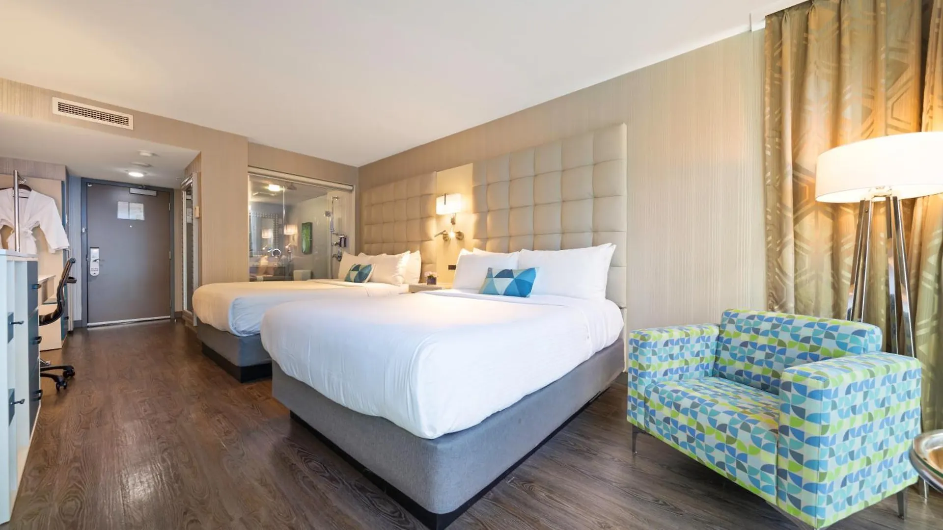 Hotel BLU Vancouver 4*,  Kanada