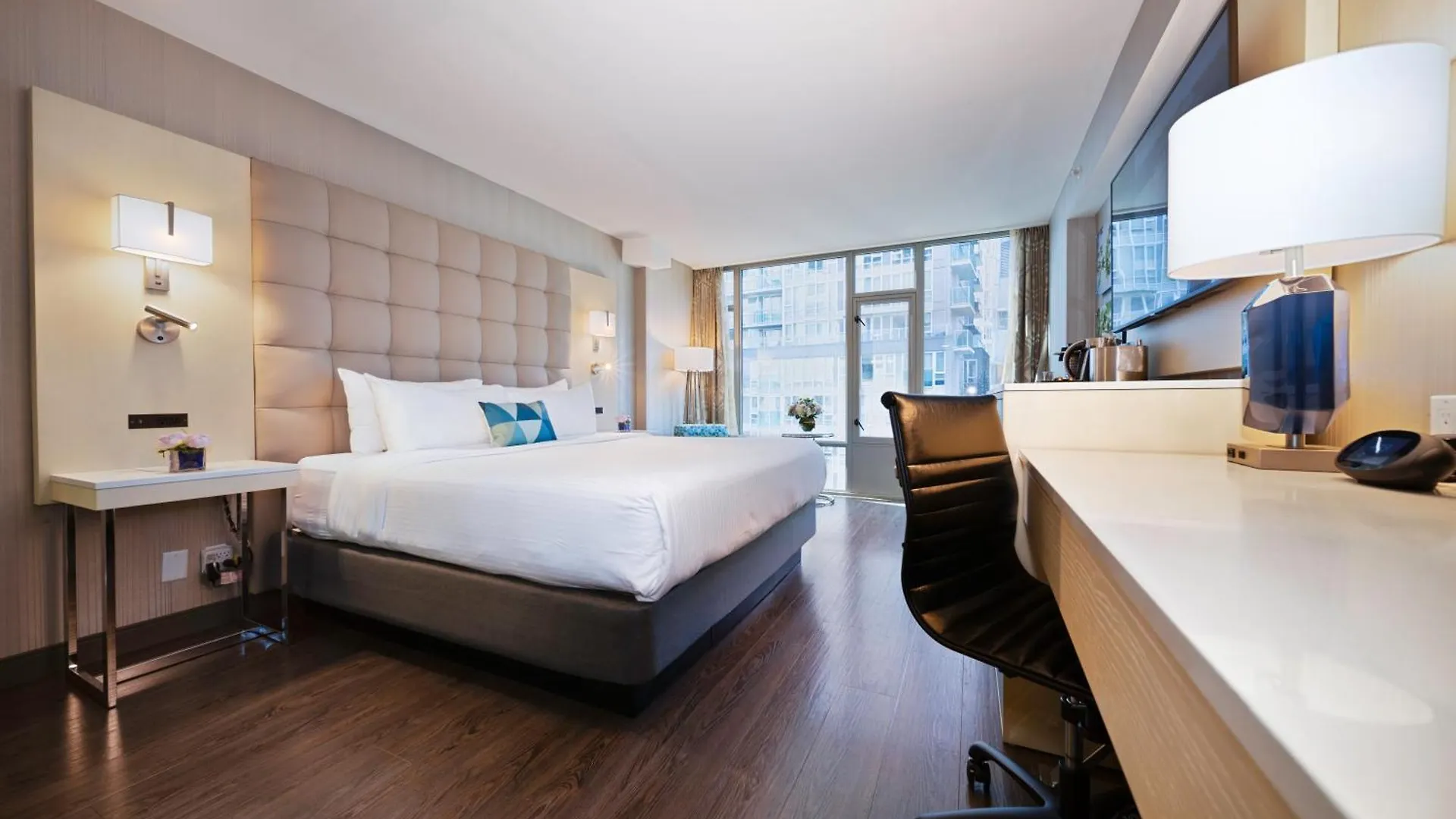 Hotel BLU Vancouver